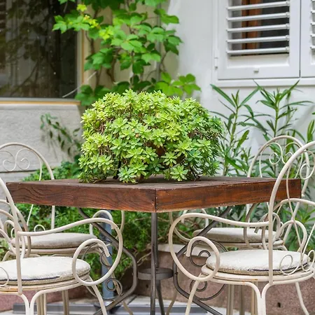 Petra & Rustic Apartamento Makarska