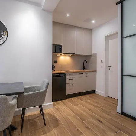 アパート Petra & Rustic