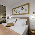 Petra & Rustic * Makarska