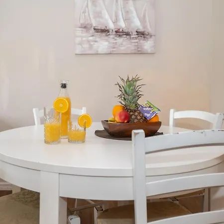 Apartment Petra & Rustic *