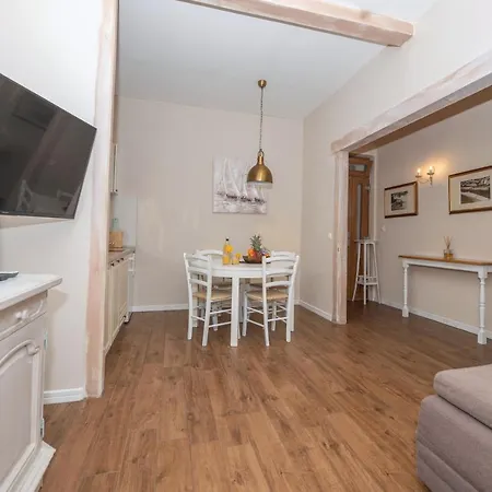 Petra & Rustic Apartamento Makarska