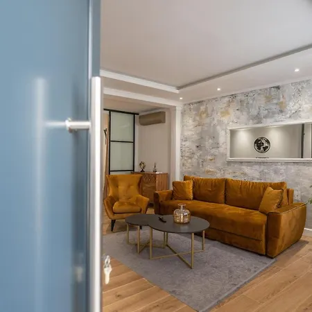 Apartment Petra & Rustic