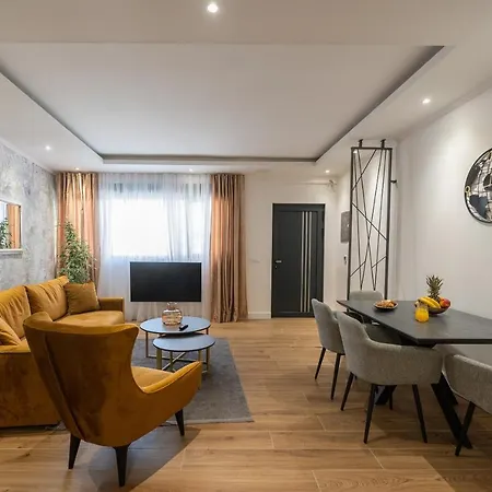 Apartment Petra & Rustic Makarska