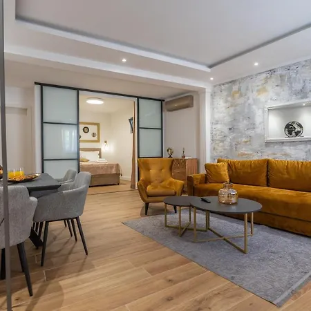 Petra & Rustic Apartment