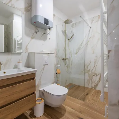 Petra & Rustic * Makarska