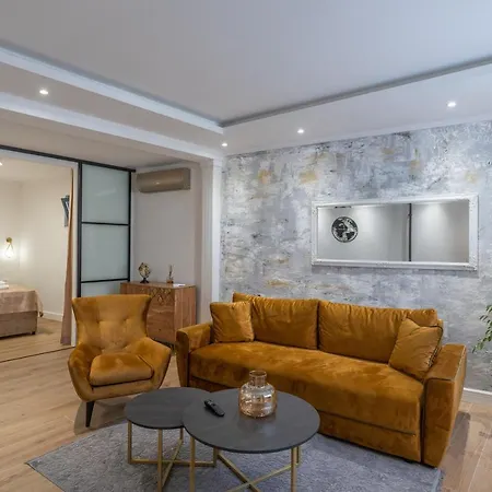 Apartment Petra & Rustic