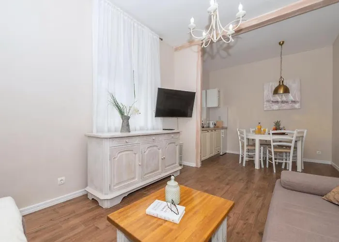 Petra & Rustic Makarska