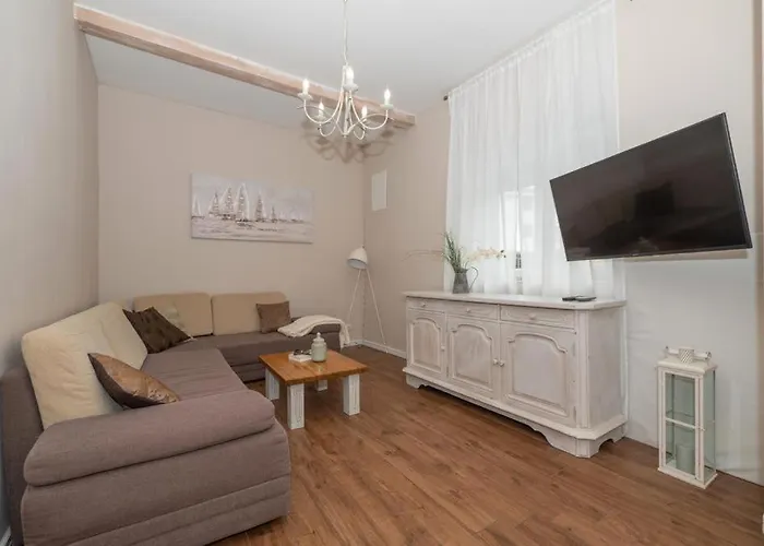 Petra & Rustic Makarska