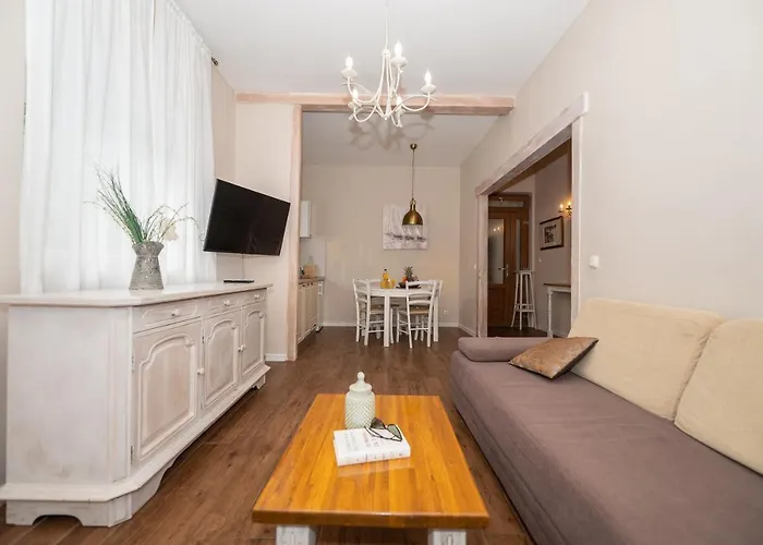 Petra & Rustic Daire Makarska