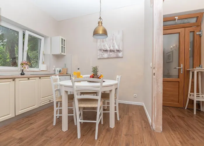 Petra & Rustic Lejlighed *