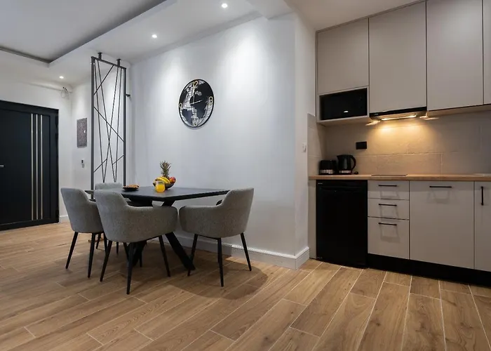 Petra & Rustic * Makarska