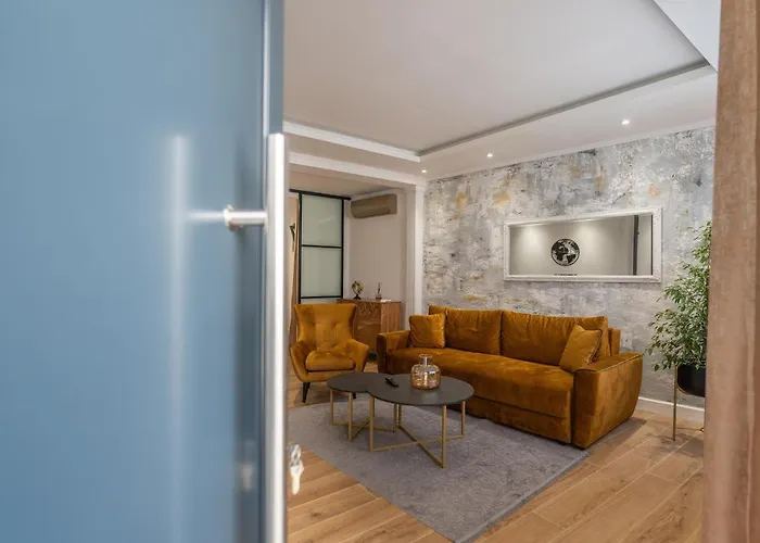 Daire Petra & Rustic