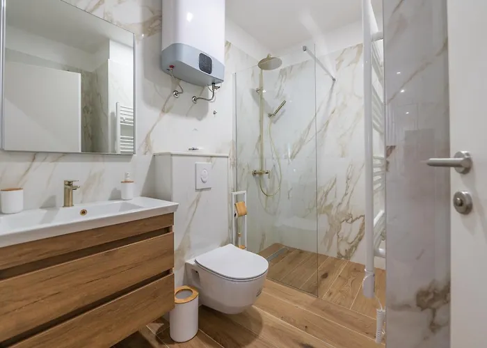 Petra & Rustic * Makarska