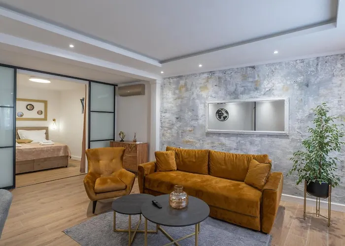 Daire Petra & Rustic