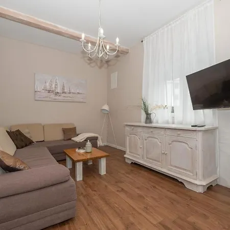 Petra & Rustic Makarska