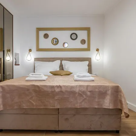 Petra & Rustic Apartman