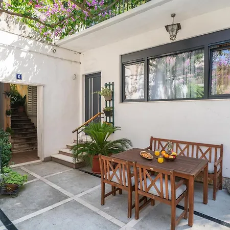 Petra & Rustic Apartman Makarska