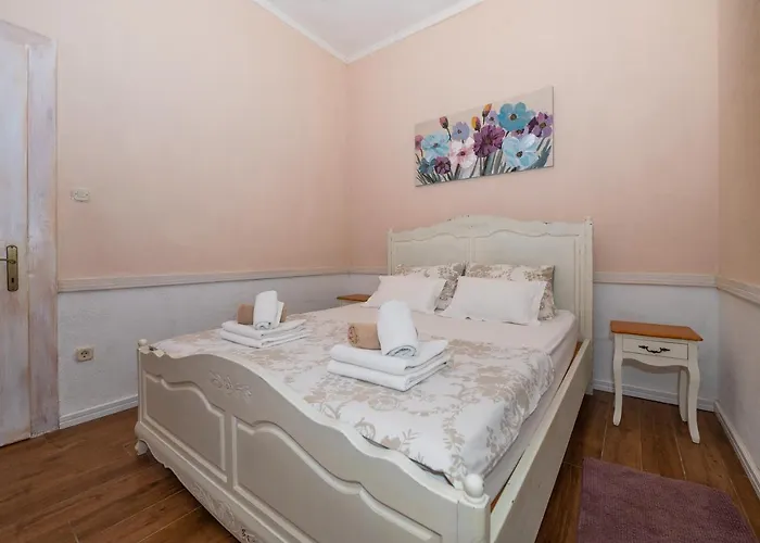 Petra & Rustic Appartement