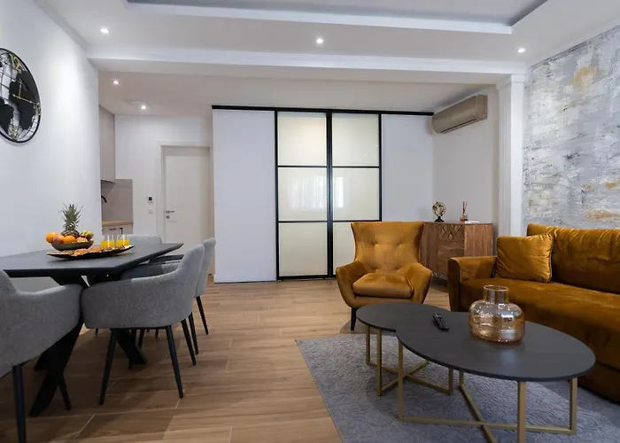 Petra & Rustic Makarska